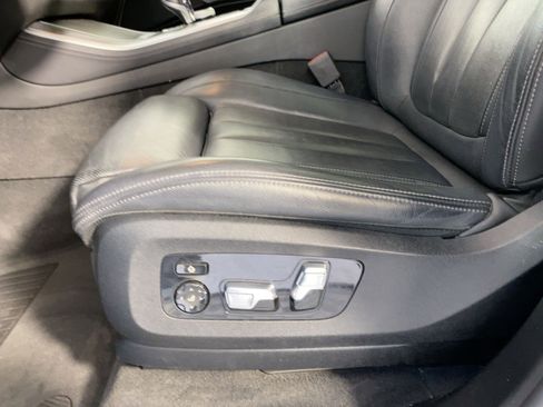 Used 2022 BMW X5 sDrive40i w/ M Sport Package image 11