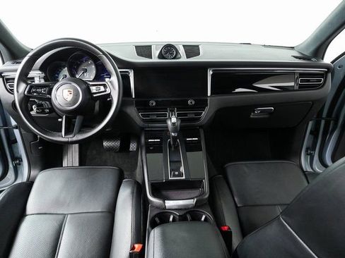 Certified 2024 Porsche Macan AWD/4WD image 20