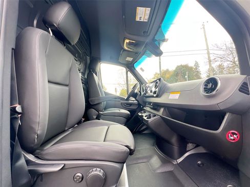 New 2026 Mercedes-Benz Sprinter 2500 image 21