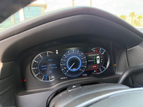 Used 2019 Cadillac Escalade Luxury w/ Escalade Sport Edition AWD/4WD image 18