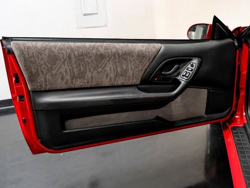 Used 2002 Chevrolet Camaro Z28 w/ SS Performance/Appearance Pkg RWD image 30