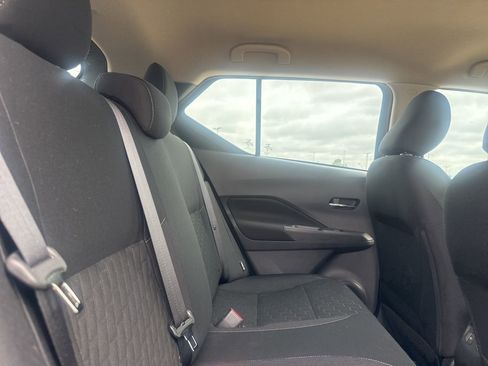 Used 2023 Nissan Kicks SV FWD image 32