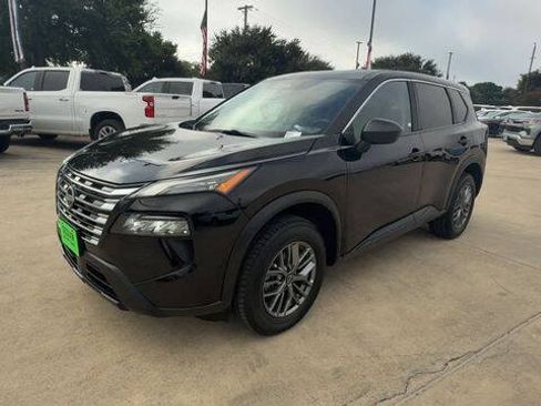 Used 2024 Nissan Rogue S AWD/4WD image 4