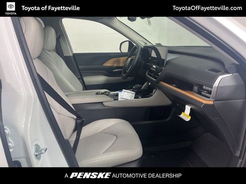 New 2026 Toyota Grand Highlander AWD image 8
