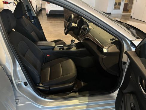 Used 2025 Nissan Altima 2.5 SV image 36