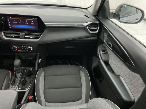 Used 2024 Chevrolet TrailBlazer LS FWD image 28