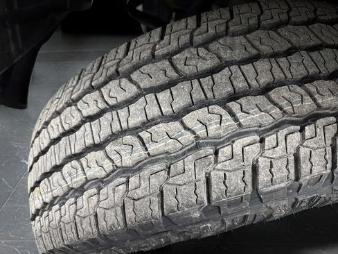 Used 2023 RAM 1500 Classic SLT image 32