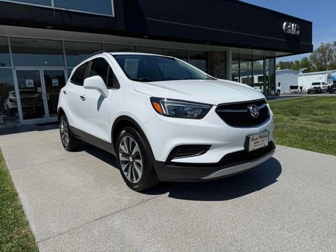 Used 2021 Buick Encore Preferred FWD image 1