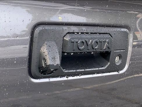 Used 2022 Toyota Tacoma SR5 RWD image 9