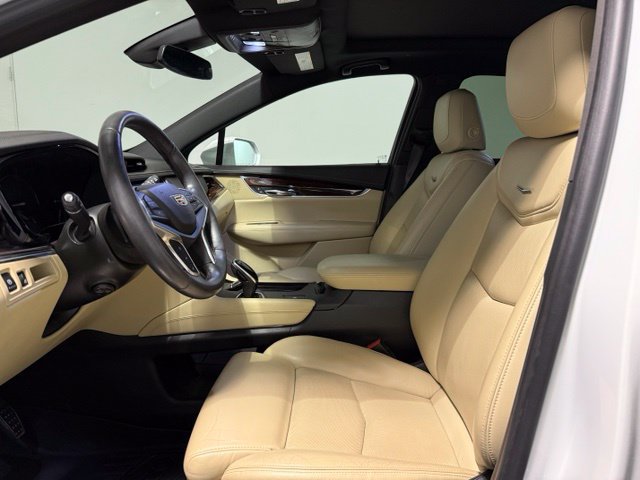 Used 2017 Cadillac XT5 Luxury w/ Driver Awareness Package FWD image 14