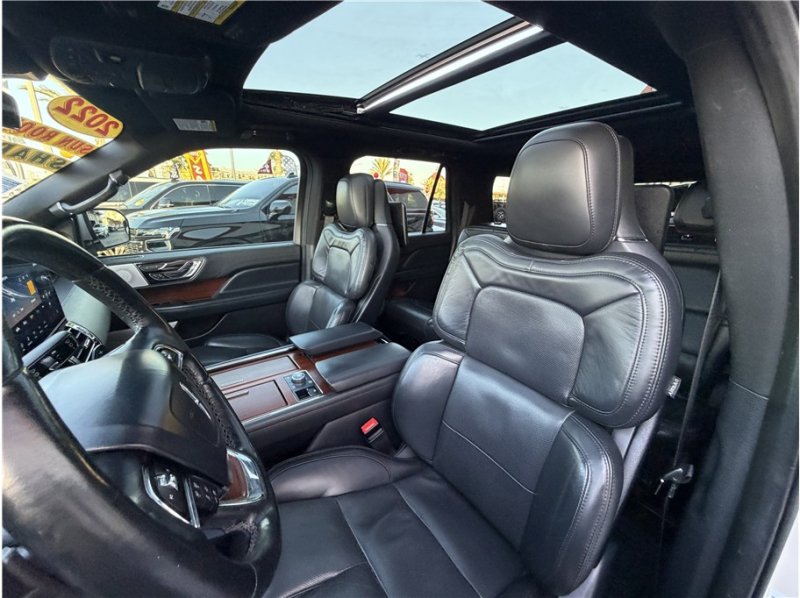 Used 2022 Lincoln Navigator L Reserve AWD/4WD image 20