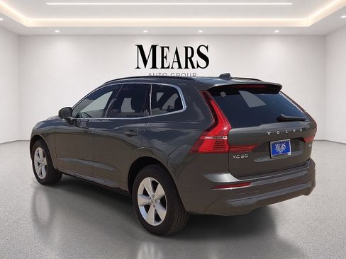 Used 2022 Volvo XC60 B5 Momentum AWD/4WD image 4