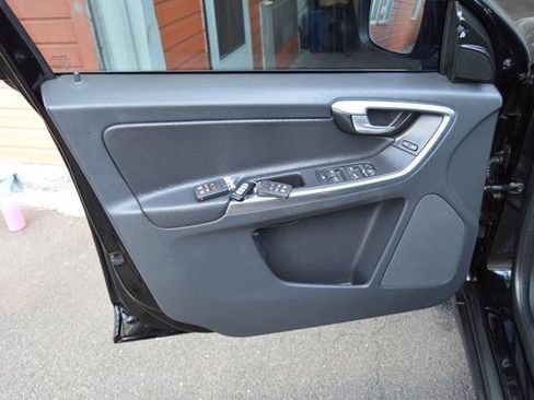 Used 2012 Volvo XC60 T6 AWD/4WD image 32
