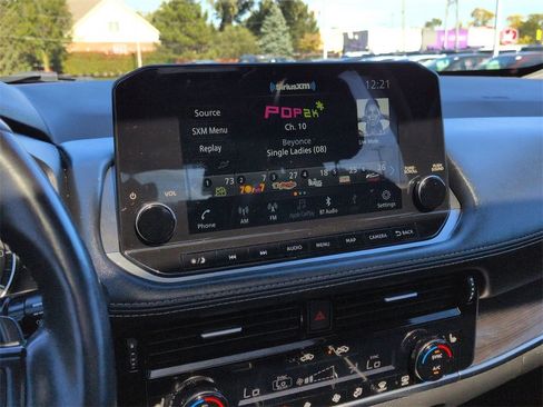 Used 2021 Nissan Rogue SL w/ Premium Package image 12