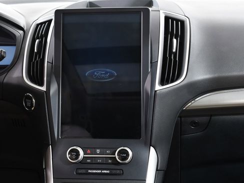 Used 2022 Ford Edge SEL w/ Convenience Package image 9