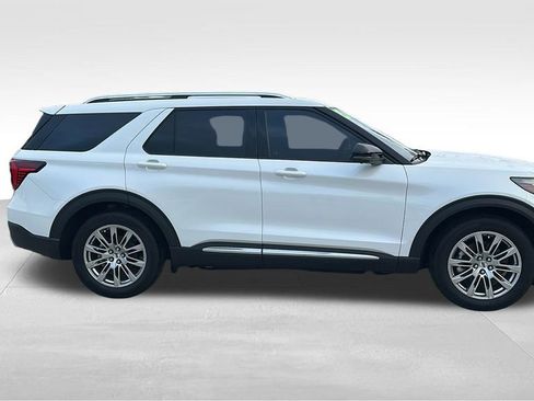 Used 2025 Ford Explorer Platinum image 8