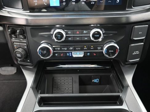 New 2026 Ford F250 Lariat w/ Black Appearance Package AWD/4WD image 9