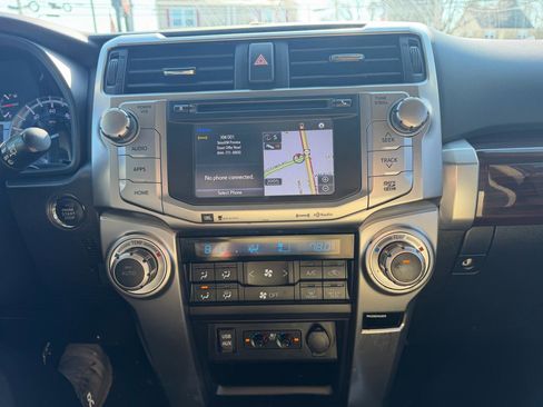 Used 2016 Toyota 4Runner Limited image 14