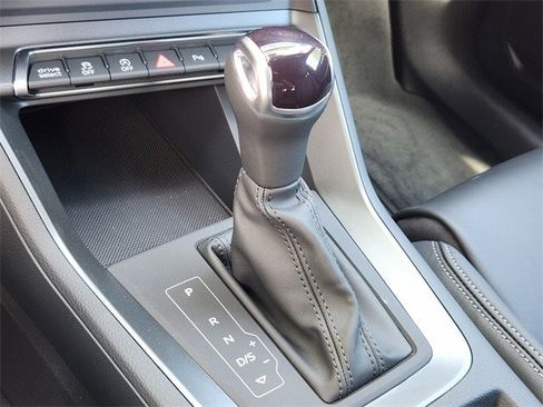 New 2025 Audi Q3 2.0T Premium image 19