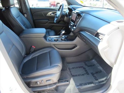Used 2023 Chevrolet Traverse LT w/ LT Premium Package AWD/4WD image 10