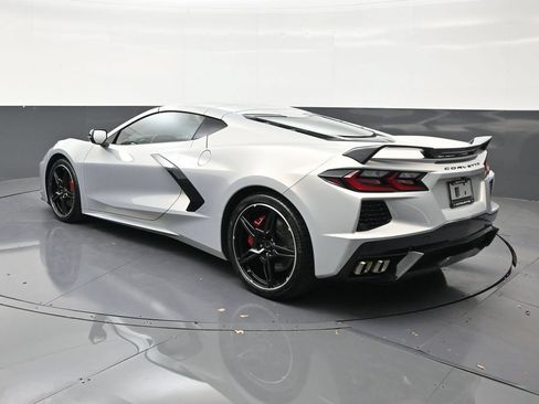 Used 2023 Chevrolet Corvette Stingray Coupe w/ Z51 Performance Package RWD image 3
