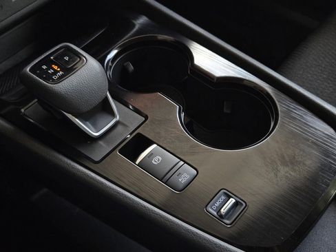Certified 2024 Nissan Rogue SV FWD image 22