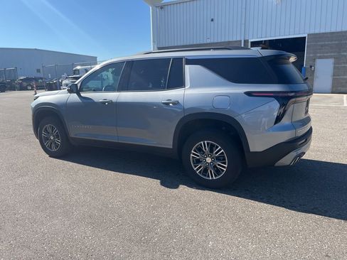 Used 2024 Chevrolet Traverse LT AWD/4WD image 7