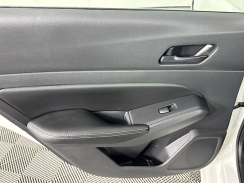 Used 2024 Nissan Altima 2.5 SV image 25