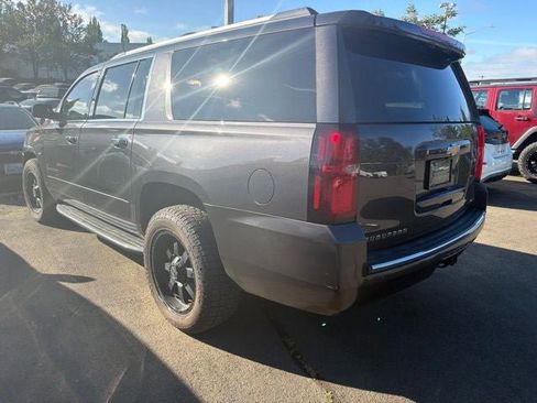 Used 2018 Chevrolet Suburban Premier AWD/4WD image 3