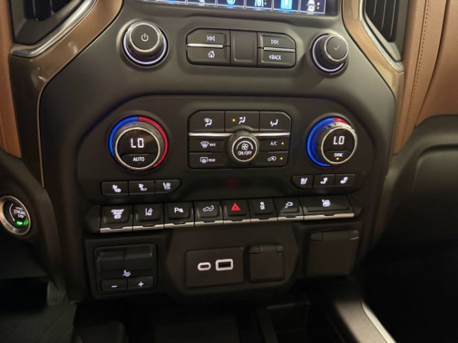Used 2022 Chevrolet Silverado 3500 High Country AWD/4WD image 22