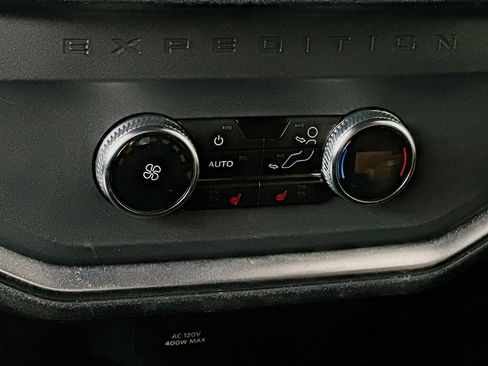 Used 2025 Ford Expedition King Ranch image 28