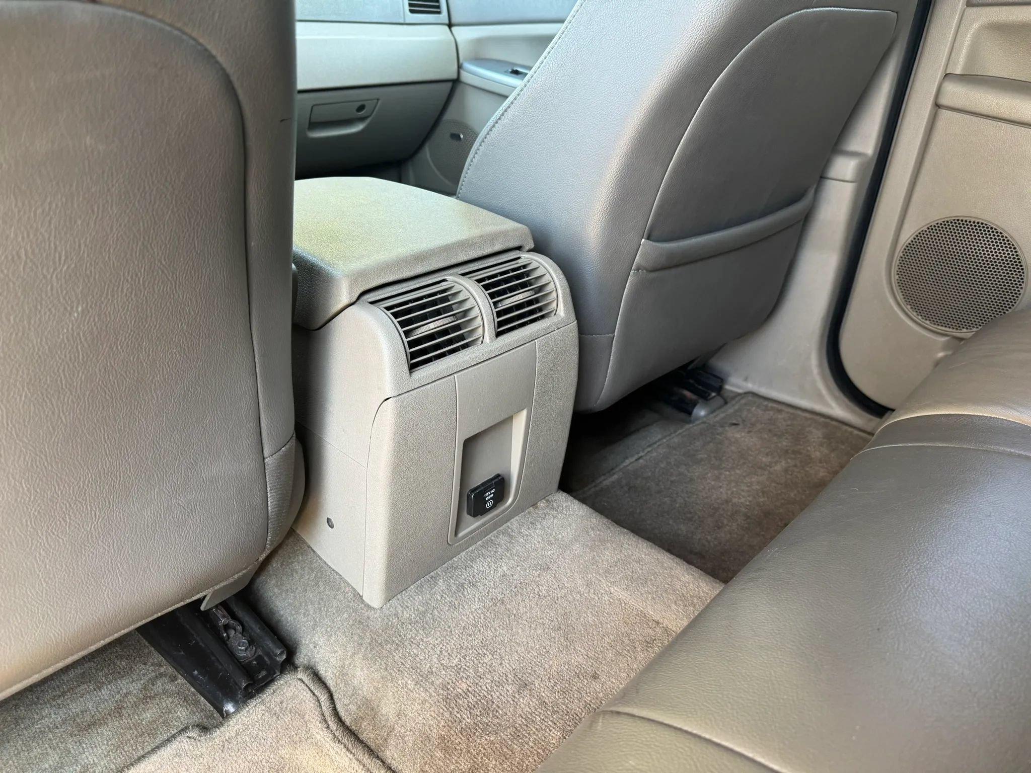 Used 2008 Jeep Grand Cherokee Laredo RWD image 12