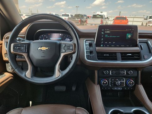 Used 2023 Chevrolet Suburban High Country AWD/4WD image 11