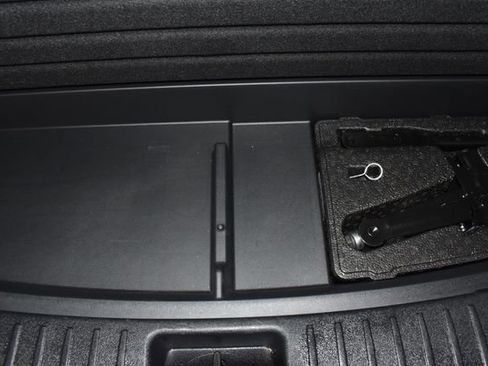 Used 2024 Kia Sorento S image 36