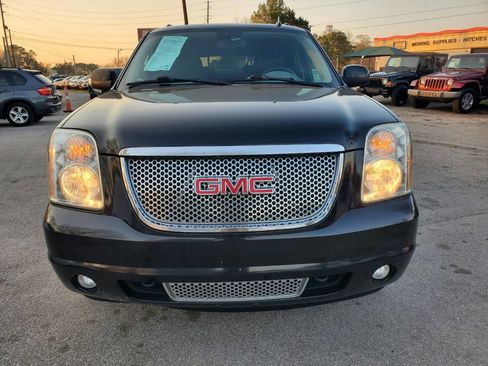Used 2013 GMC Yukon XL Denali image 3
