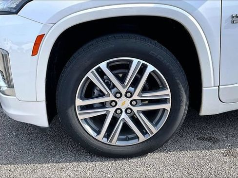 Used 2023 Chevrolet Traverse High Country FWD image 29