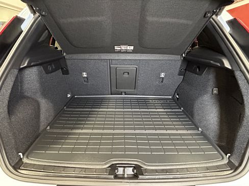 Used 2025 Volvo XC40 B5 Ultra w/ Climate Package image 14