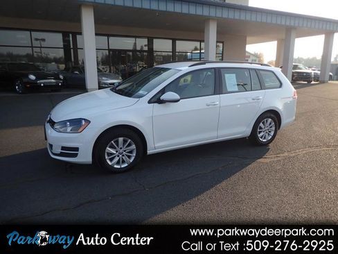 Used 2016 Volkswagen Golf S image 1