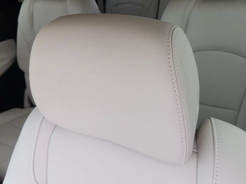 Used 2024 Buick Enclave Essence w/ Experience Buick Package AWD/4WD image 24