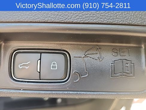 Used 2021 Ford Explorer XLT w/ Equipment Group 202A RWD image 29