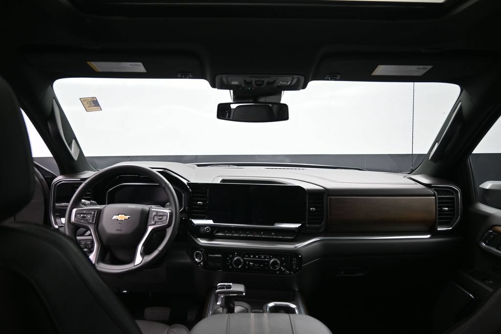 Used 2024 Chevrolet Silverado 1500 High Country w/ High Country Premium Package AWD/4WD image 28