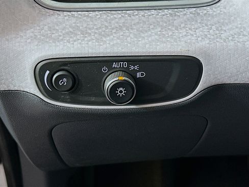 Used 2019 Chevrolet Bolt LT FWD image 17
