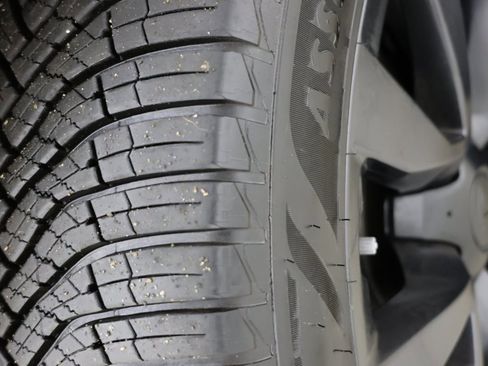 Used 2022 Tesla Model X image 15