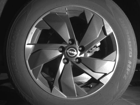 Used 2025 Nissan Rogue SV AWD/4WD image 14