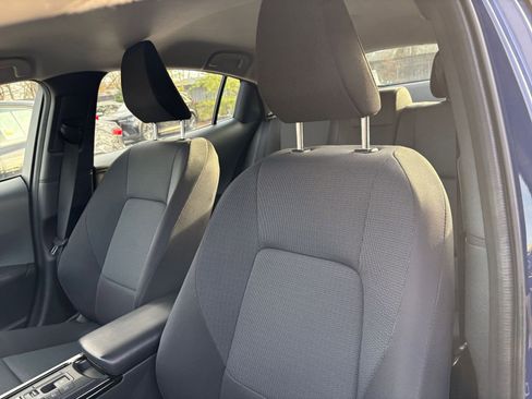 Used 2025 Toyota Prius LE image 34