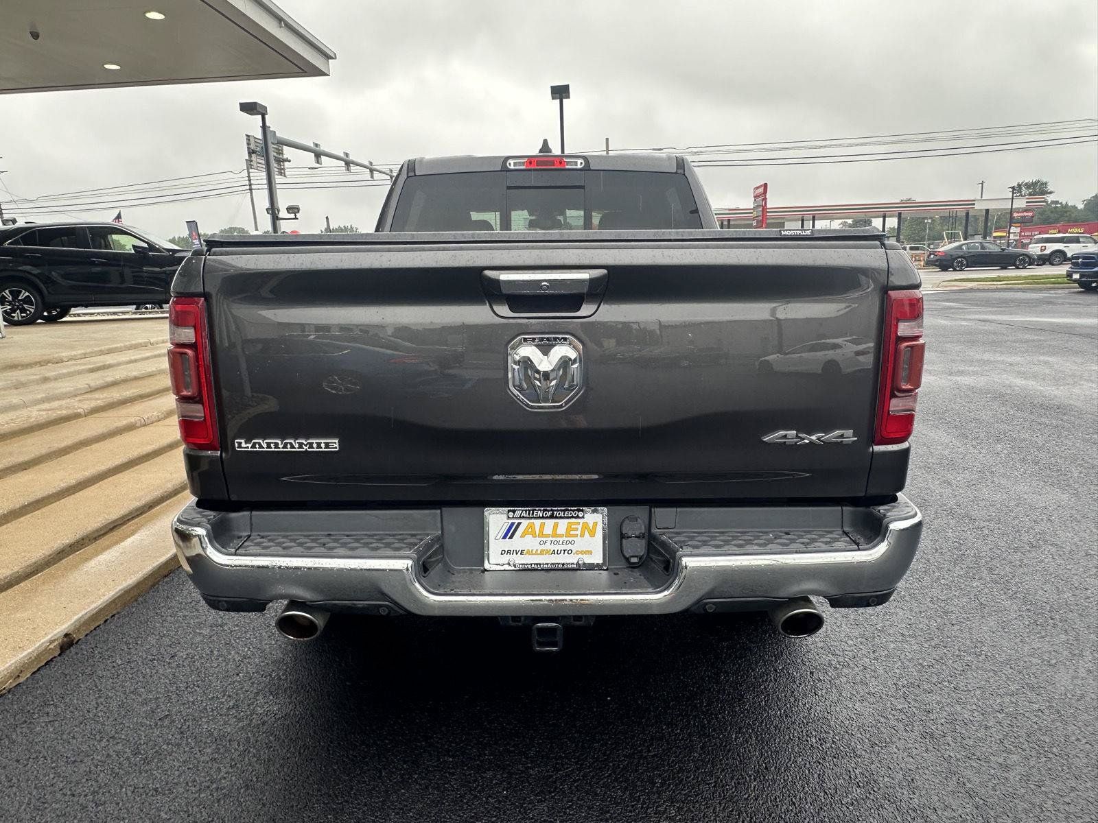 Used 2019 RAM 1500 Laramie AWD/4WD image 9