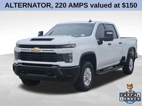 Used 2024 Chevrolet Silverado 2500 Custom w/ Custom Value Package image 4