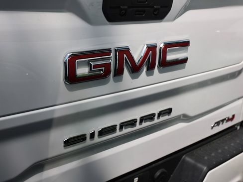 Used 2021 GMC Sierra 1500 AT4 AWD/4WD image 6