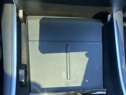 Used 2021 Tesla Model Y Long Range image 29