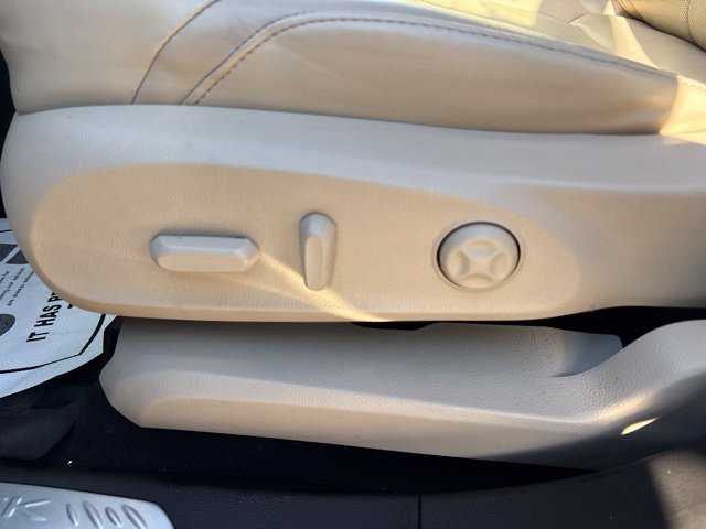 Used 2020 Buick Envision Essence AWD/4WD image 9